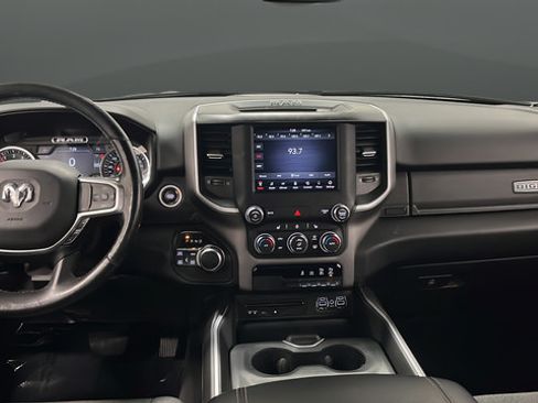 Used 2019 RAM 1500 Big Horn AWD/4WD image 11
