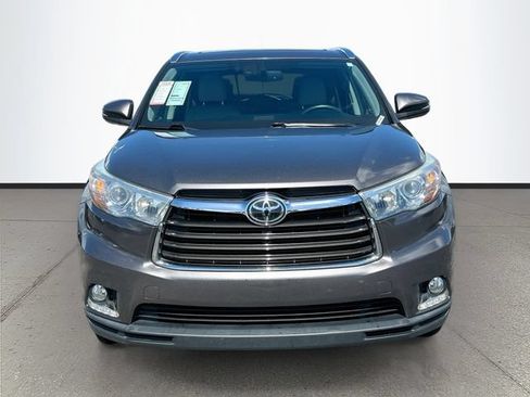 Used 2016 Toyota Highlander Limited Platinum FWD image 2