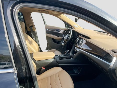 Used 2024 Cadillac XT6 Premium Luxury w/ Platinum Package image 31