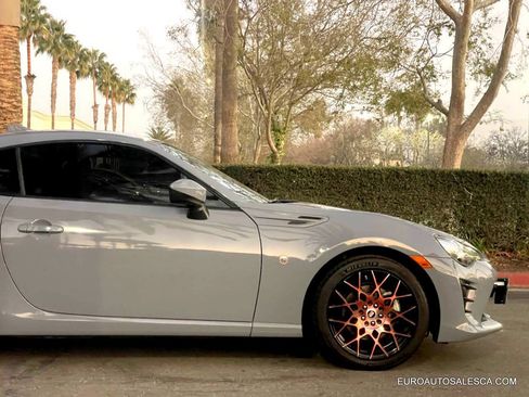 Used 2018 Toyota 86 image 10