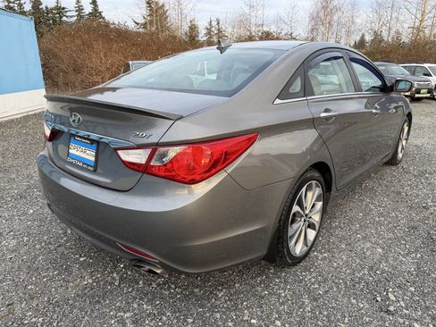 Used 2013 Hyundai Sonata SE w/ Navigation & Sunroof Pkg image 3