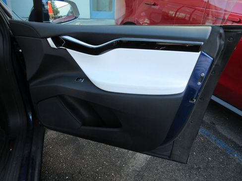 Used 2017 Tesla Model X P100D image 18