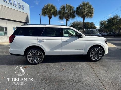 New 2026 Ford Expedition Platinum w/ Platinum Ultimate Package AWD/4WD image 9