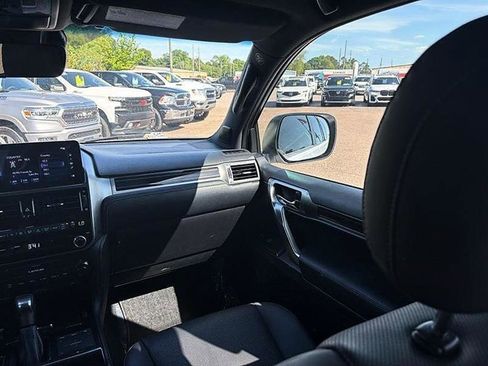 Used 2022 Lexus GX 460 Premium AWD/4WD image 43