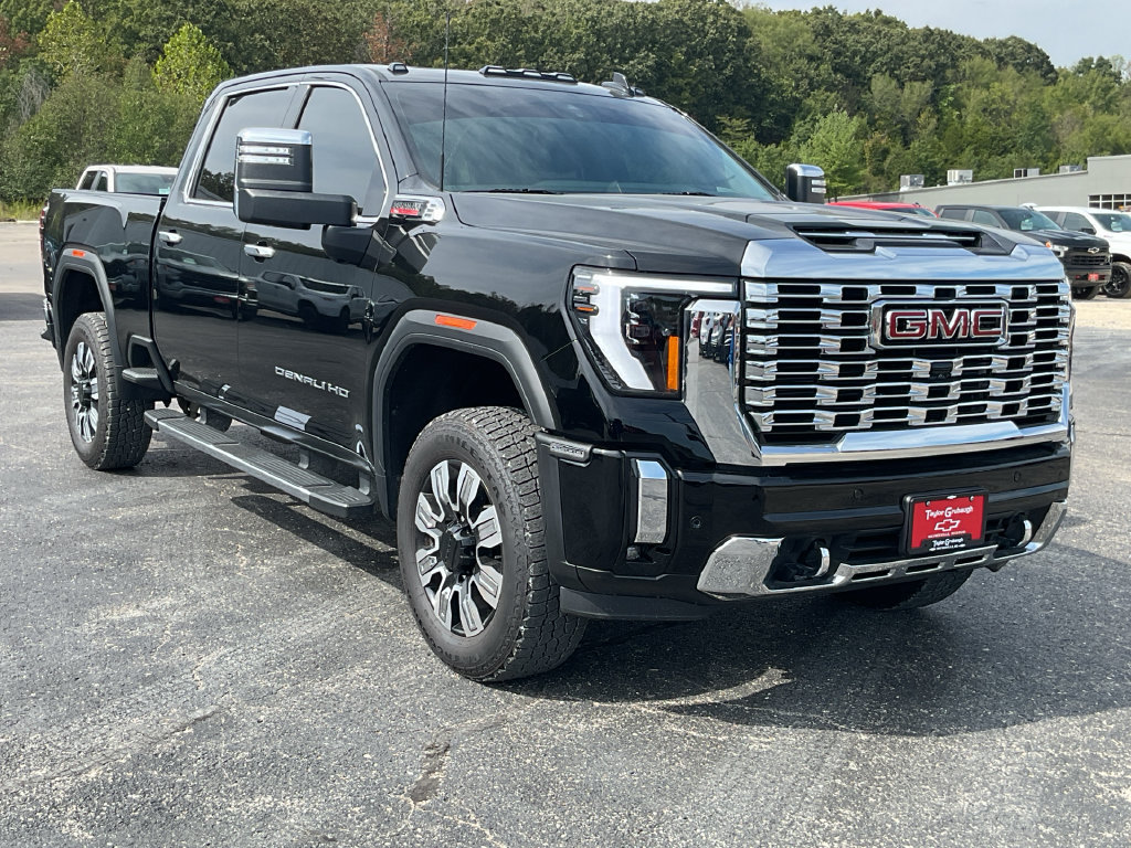 Used 2025 GMC Sierra 2500 Denali w/ Denali Reserve Package AWD/4WD image 2