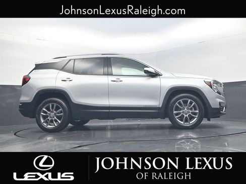 Used 2022 GMC Terrain SLT image 23