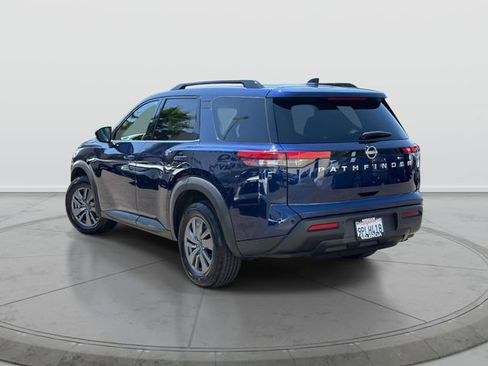 Certified 2025 Nissan Pathfinder SV FWD image 5