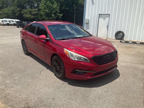 Used 2015 Hyundai Sonata SE w/ Option Group 09 FWD image 3