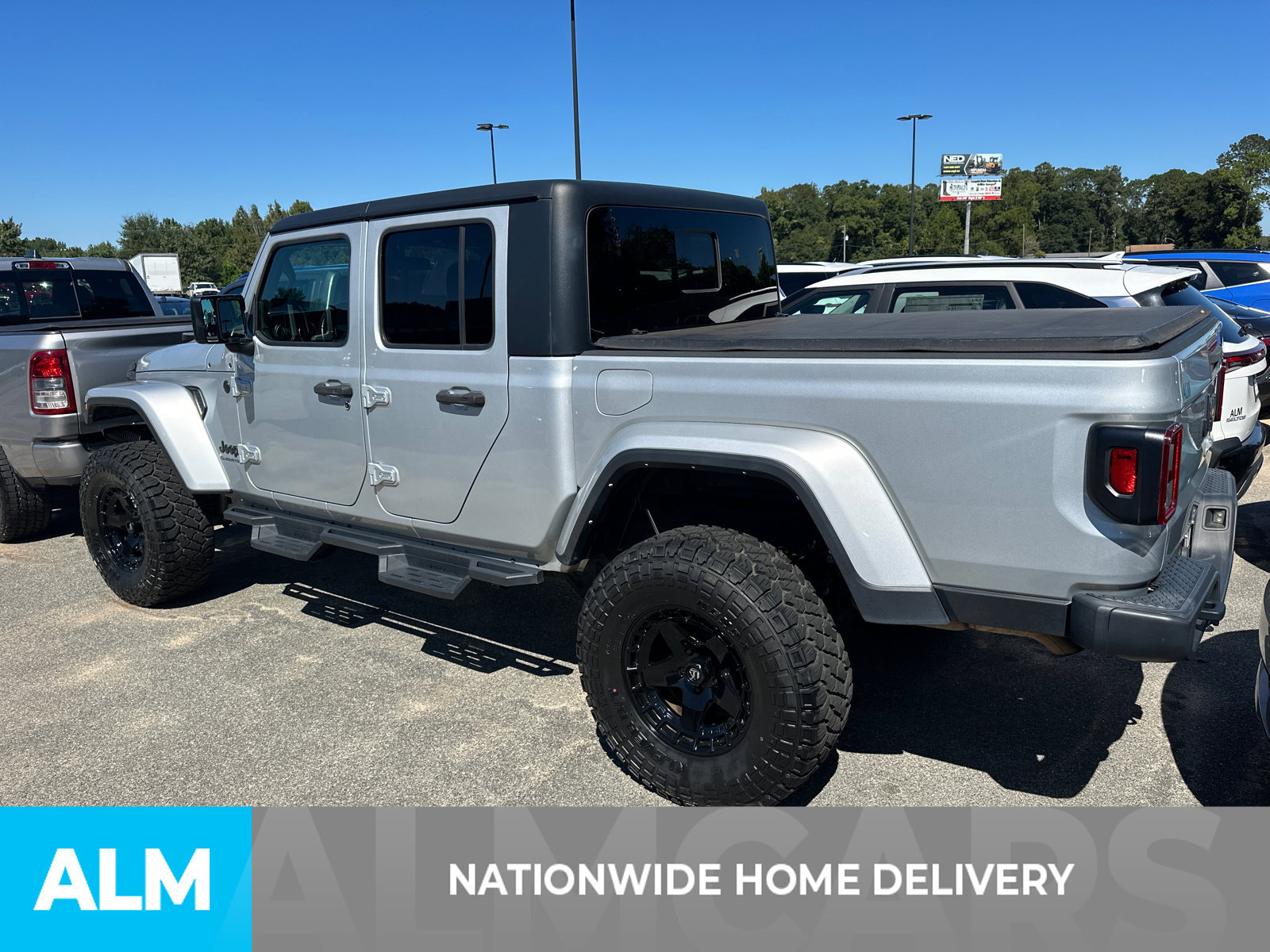 Used 2022 Jeep Gladiator Sport AWD/4WD image 4