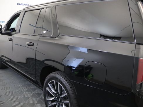 Used 2023 Cadillac Escalade ESV Sport Platinum AWD/4WD image 11