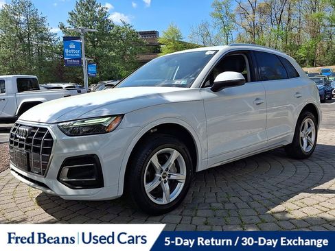 Used 2023 Audi Q5 2.0T Premium w/ Convenience Package image 3