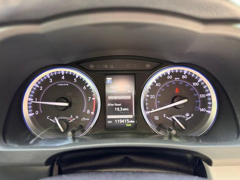 Used 2019 Toyota Highlander XLE AWD/4WD image 15