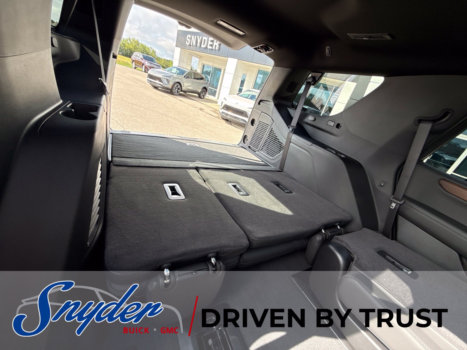 New 2026 GMC Yukon Denali w/ Advanced Technology Package AWD/4WD image 18