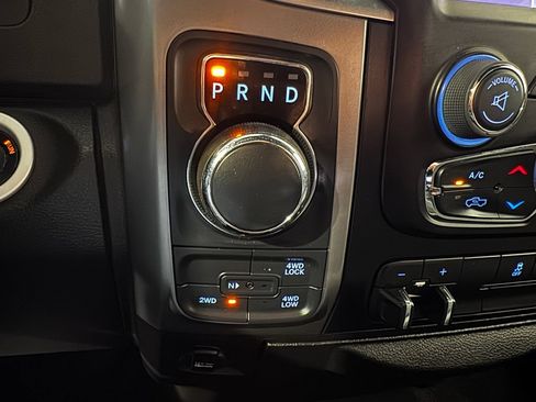 Used 2022 RAM 1500 Warlock AWD/4WD image 40