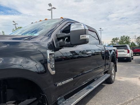 Used 2019 Ford F250 Lariat w/ Lariat Ultimate Package AWD/4WD image 4