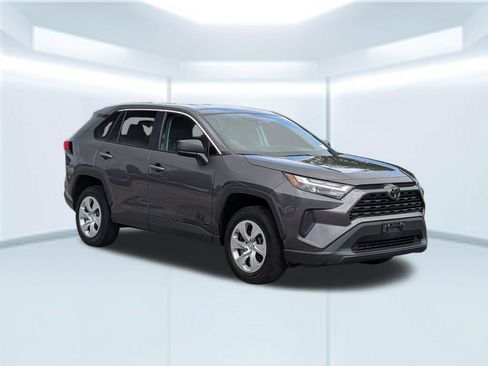 Used 2023 Toyota RAV4 LE AWD/4WD image 9