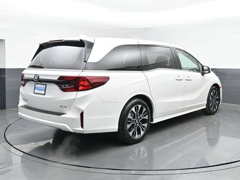Used 2025 Honda Odyssey Elite image 14