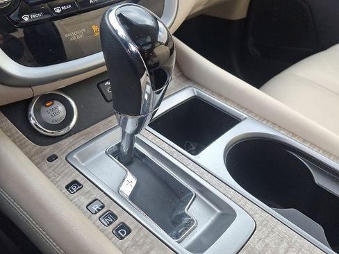 Used 2020 Nissan Murano SV w/ Premium Package image 15