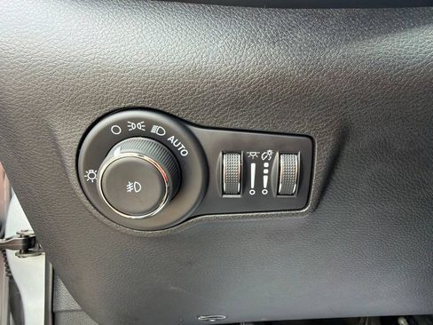 Used 2024 Jeep Compass Latitude AWD/4WD image 24