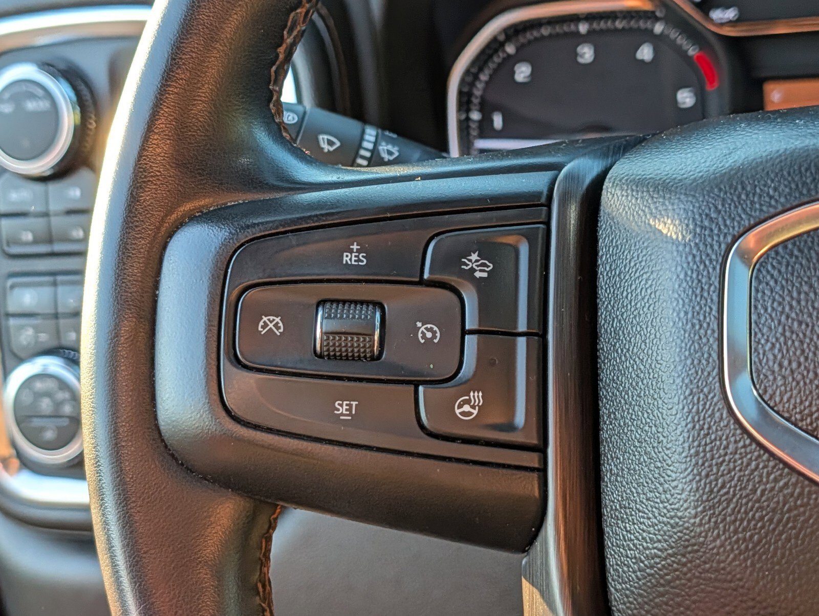 Used 2023 GMC Sierra 3500 AT4 w/ AT4 Preferred Package AWD/4WD image 41