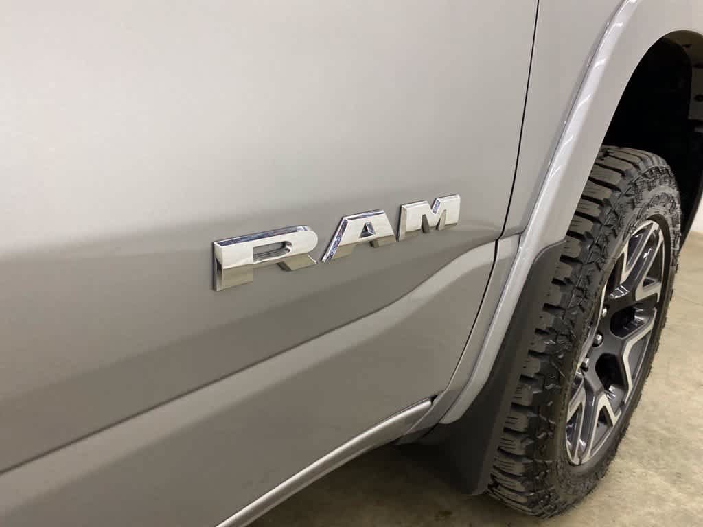 Used 2025 RAM 1500 Laramie w/ Sport Appearance Package AWD/4WD image 10