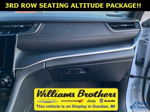 Certified 2024 Jeep Grand Cherokee L Laredo image 35