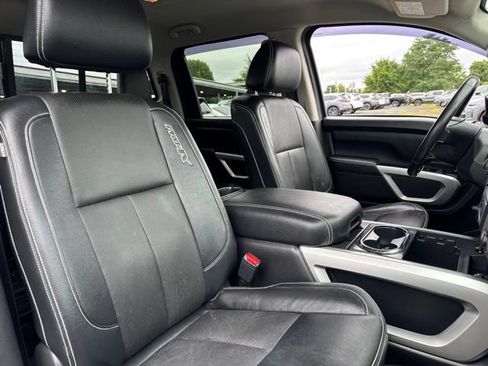 Used 2019 Nissan Titan PRO-4X w/ Pro-4x Convenience Package AWD/4WD image 45