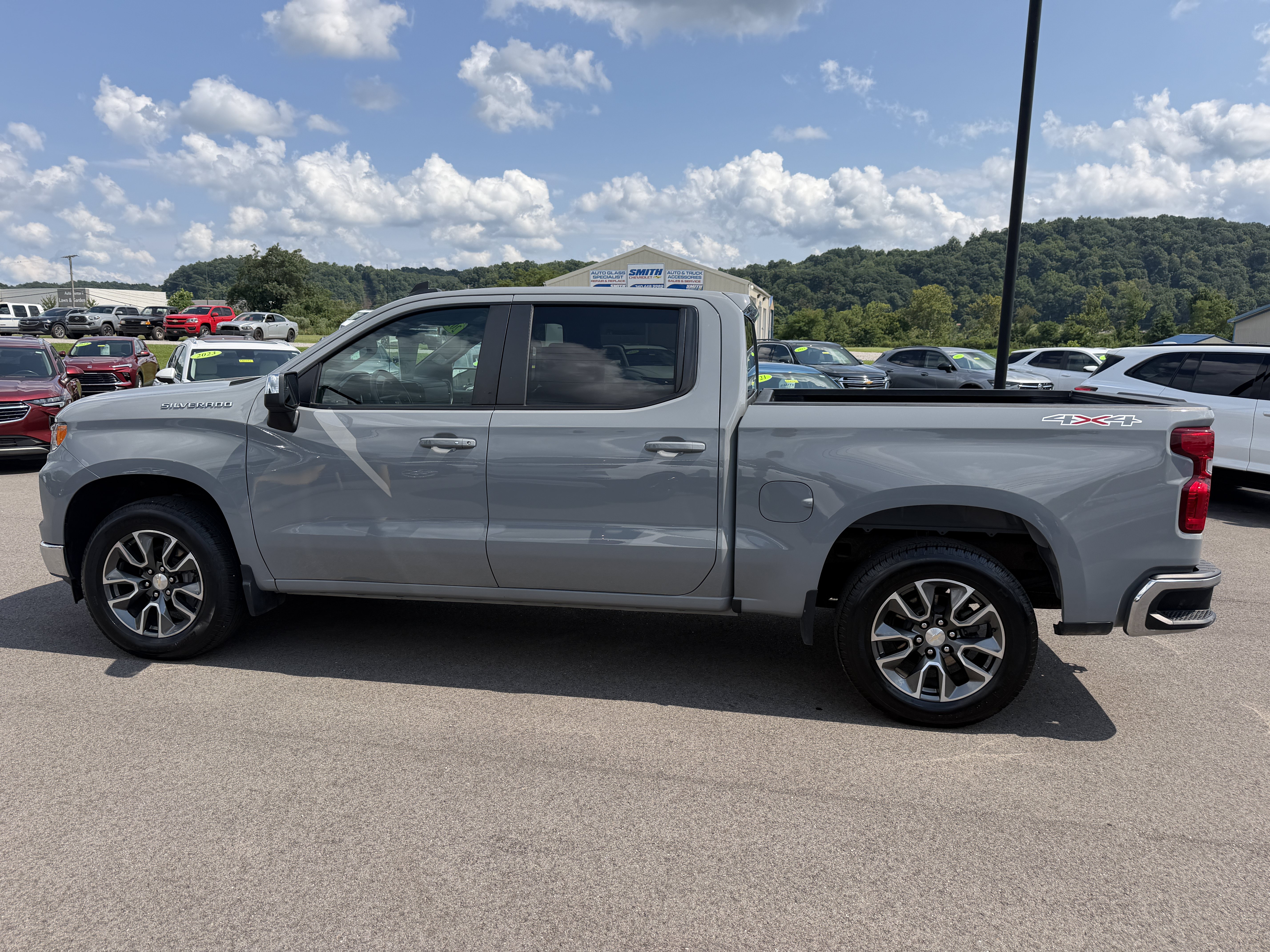 Used 2024 Chevrolet Silverado 1500 LT AWD/4WD image 5