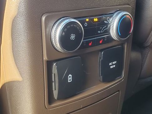 Used 2022 Ford Explorer King Ranch w/ Technology Package AWD/4WD image 28
