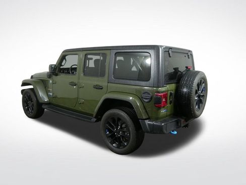 Used 2023 Jeep Wrangler Unlimited Sahara w/ Cold Weather Group AWD/4WD image 9
