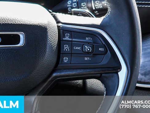 Used 2024 Jeep Grand Cherokee Limited AWD/4WD image 37