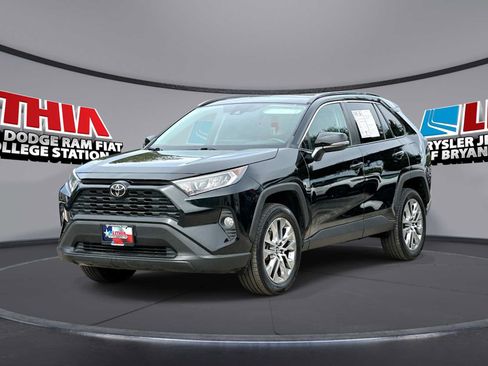 Used 2020 Toyota RAV4 XLE Premium FWD image 1