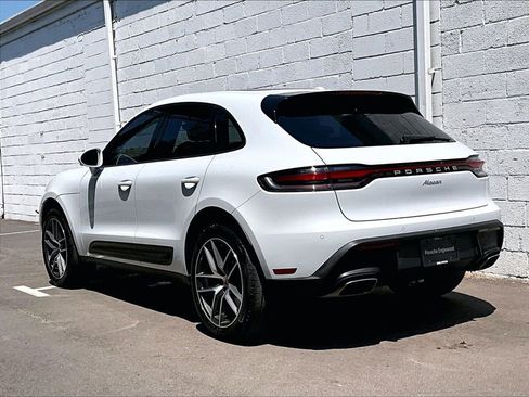 Certified 2024 Porsche Macan AWD/4WD image 3