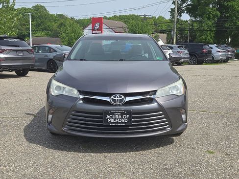 Used 2015 Toyota Camry LE FWD image 2