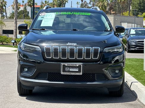 Used 2019 Jeep Cherokee Latitude w/ Popular Appearance Group AWD/4WD image 5