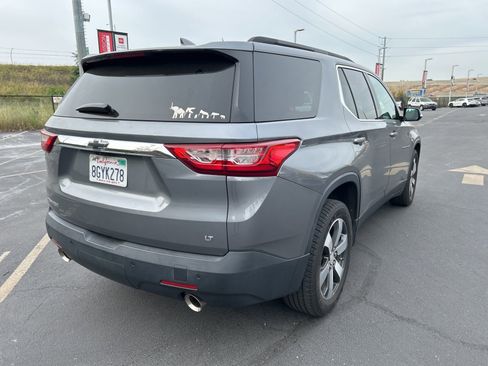 Used 2019 Chevrolet Traverse LT w/ LT Premium Package image 4