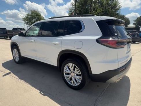 Certified 2026 GMC Acadia Elevation w/ Elevation Premium Package FWD image 6