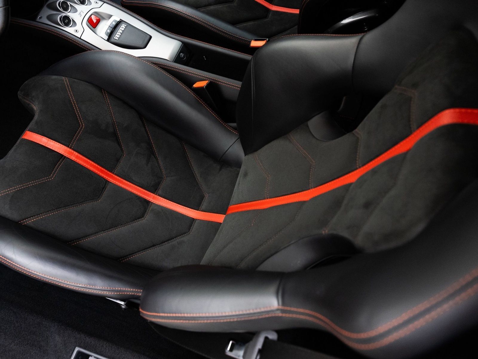 Used 2012 Ferrari 458 Italia Coupe RWD image 39