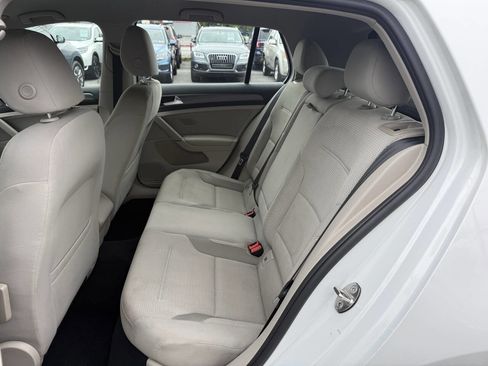 Used 2018 Volkswagen Golf S FWD image 7