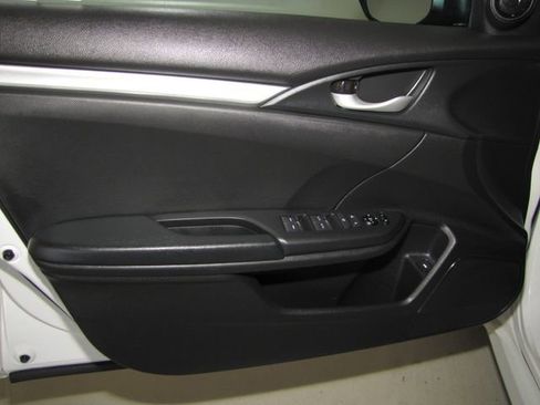 Used 2019 Honda Civic Sport image 10