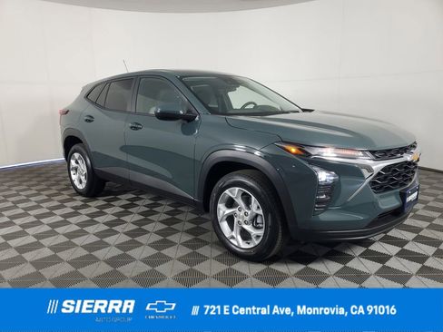 New 2026 Chevrolet Trax LS w/ LS Convenience Package image 1