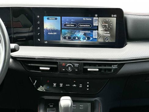 Used 2025 Nissan Kicks SR w/ Interior Electronics Package image 26