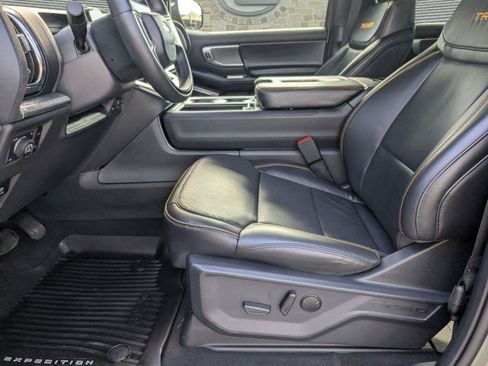 Used 2025 Ford Expedition Tremor AWD/4WD image 5