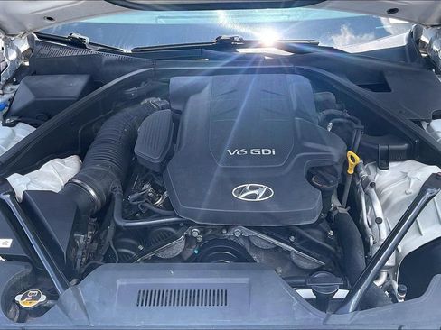 Used 2016 Hyundai Genesis 3.8 w/ Option Group 02 RWD image 10