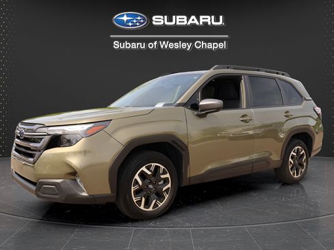 Used 2025 Subaru Forester Premium w/ Convenience Package #1 AWD/4WD image 4