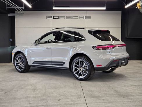 Certified 2026 Porsche Macan AWD/4WD image 3