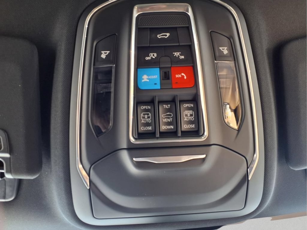 New 2026 Jeep Grand Cherokee Limited w/ Limited Altitude Package AWD/4WD image 28