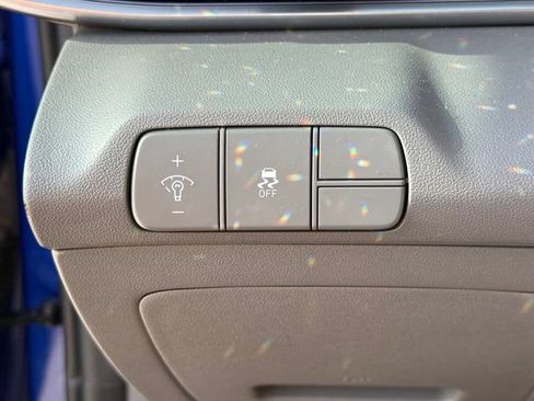 Used 2024 Hyundai Elantra SEL FWD image 17