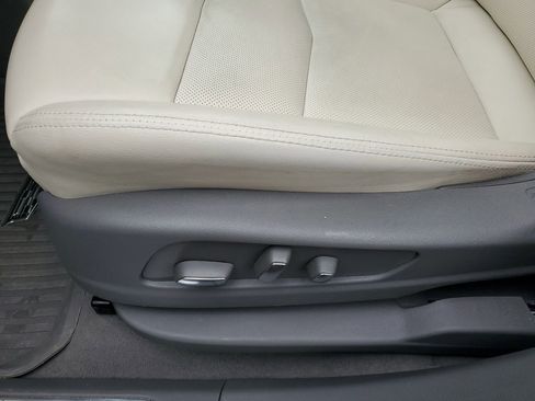 Used 2024 Cadillac XT5 Premium Luxury image 8