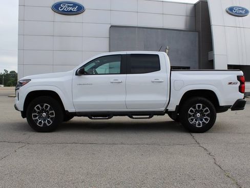 Used 2023 Chevrolet Colorado Z71 w/ Z71 Convenience Package 2 AWD/4WD image 2